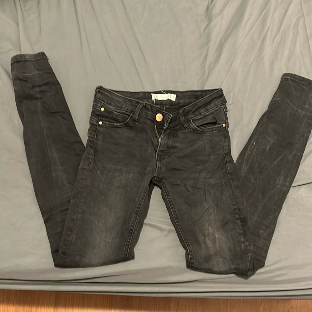 Black stretchy jeans